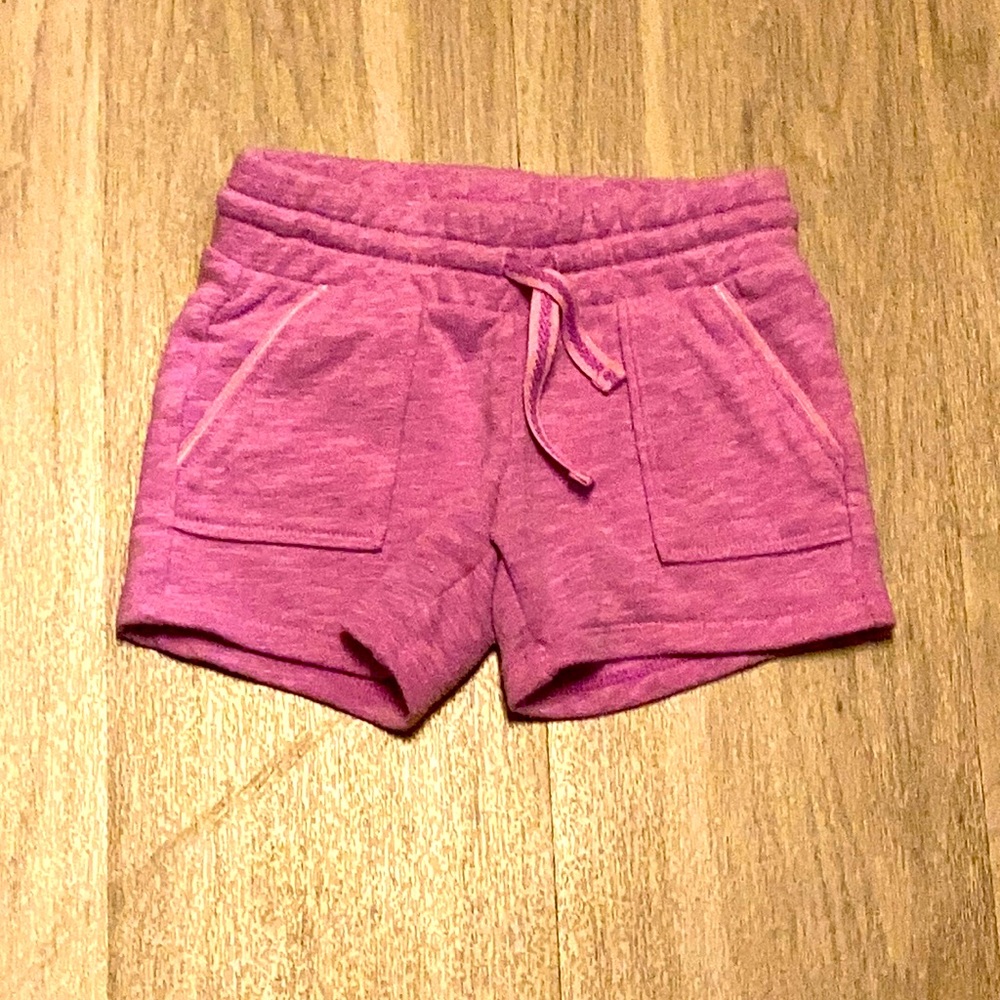 Little girls shorts pockets and back pocket